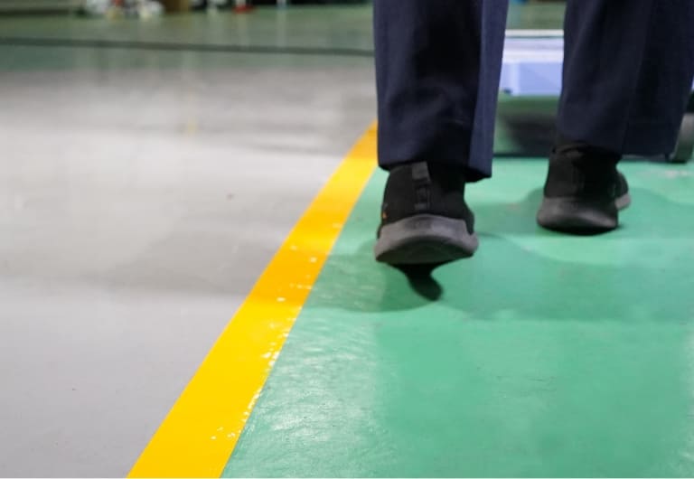 傷・汚れに強い高耐久のラインテープのイメージ